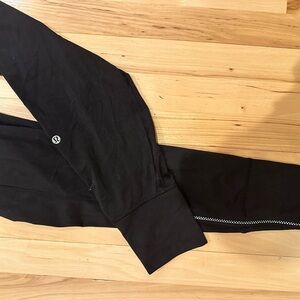Lululemon Men’s or Women’s tight black joggers with zippers by the ankles